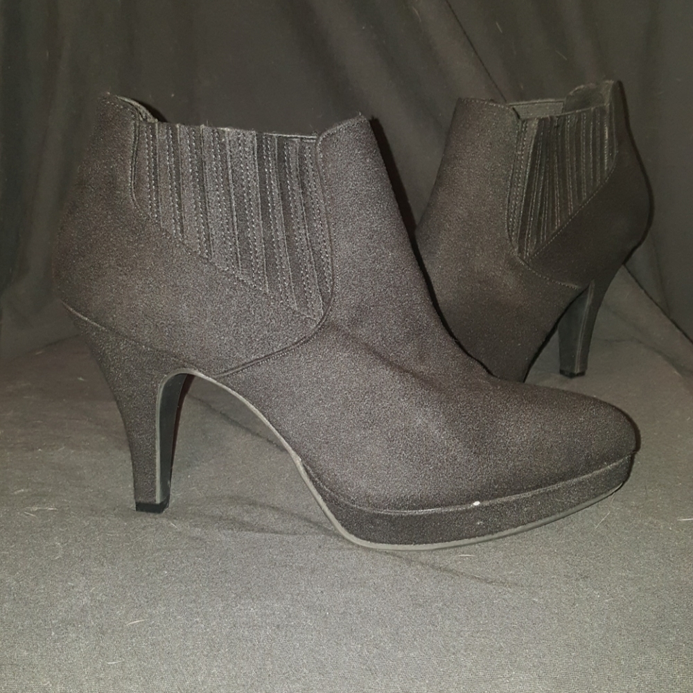 Dexflex Comfort Black Faux Suede Women's High Heel